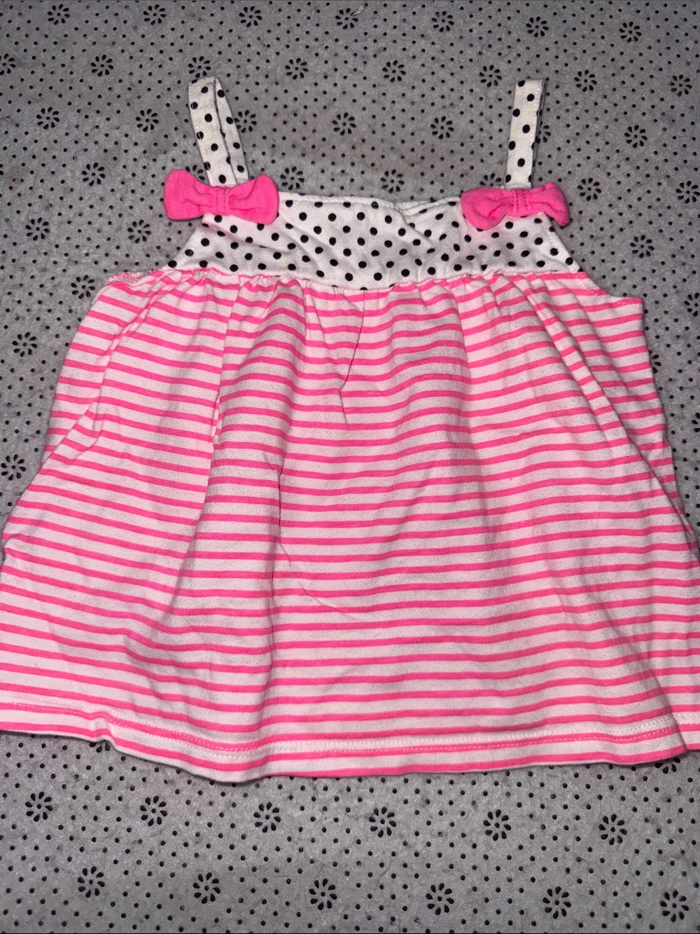 🛍CUTE LITTLE GIRLS OUTFIT SIZE 6-9 MONTHS - Picture 2 of 7